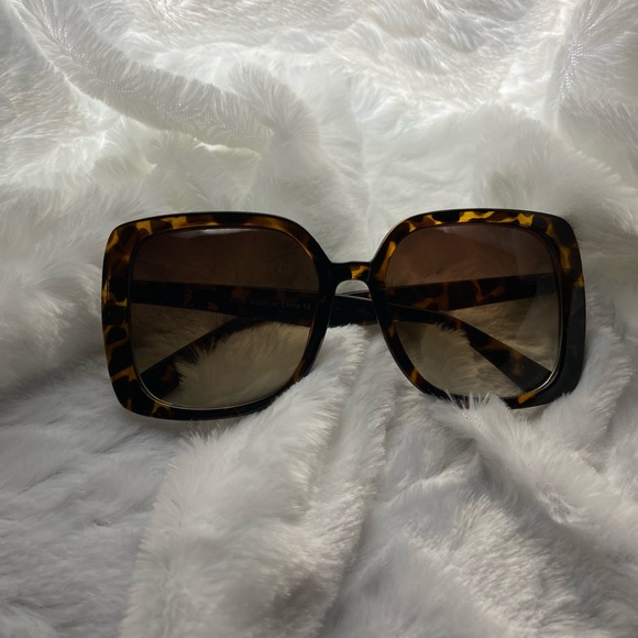 Square oversized frames - Picture 2 of 2